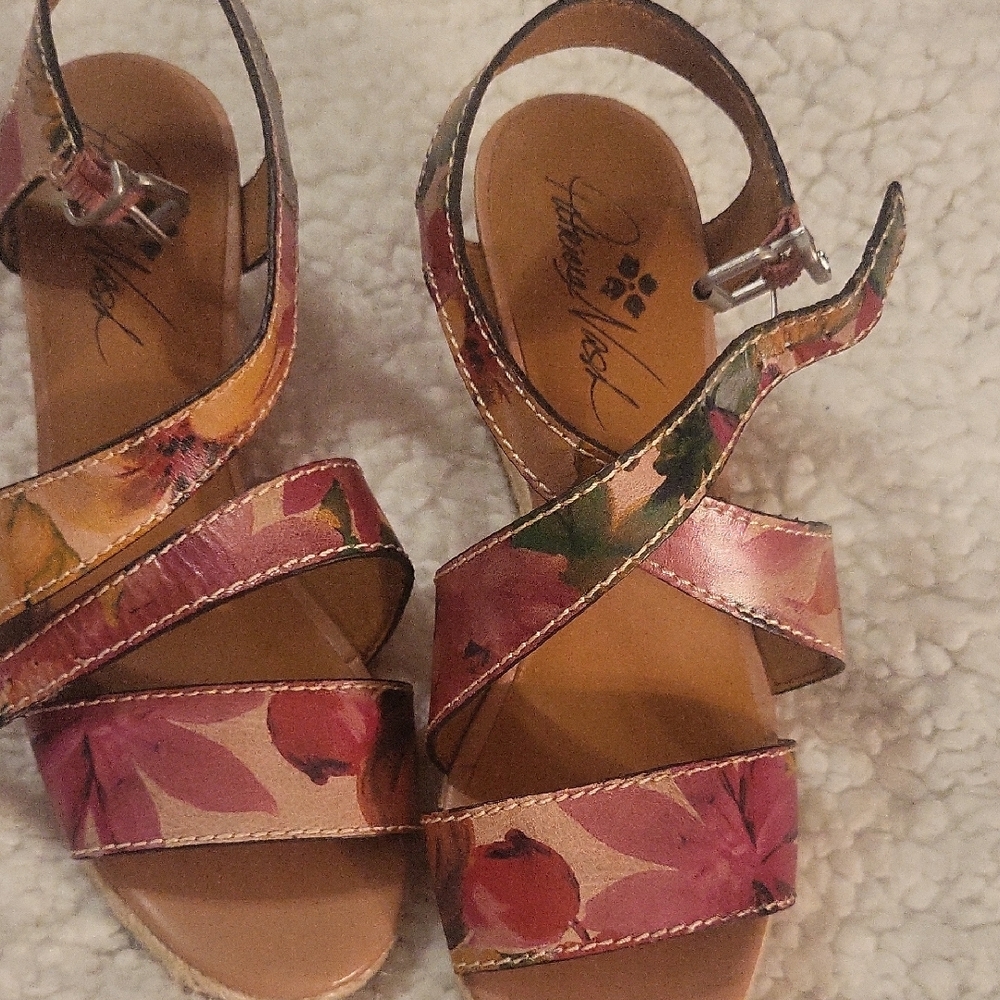 Patricia Nash Floral Pink Sandals
